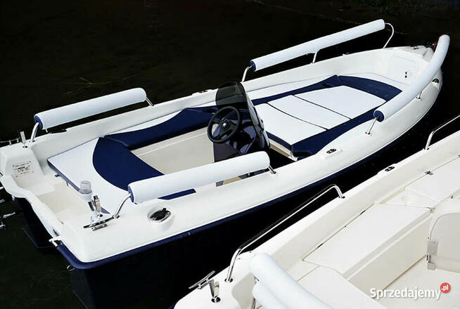 ŁÓDZ MOTOROWA OPEN 400 z KONSOLĄ i Przyczepą 750kg