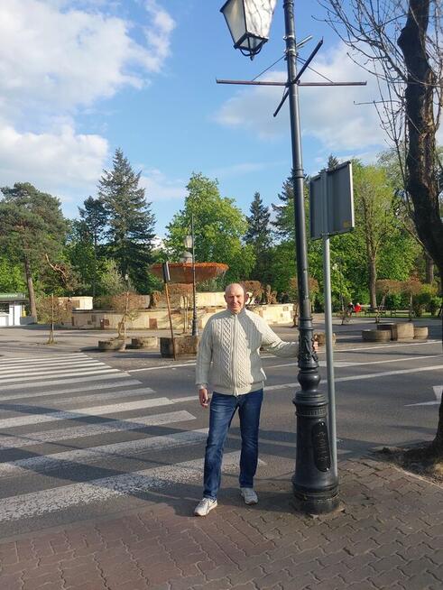 Samotny szuka samotnej.