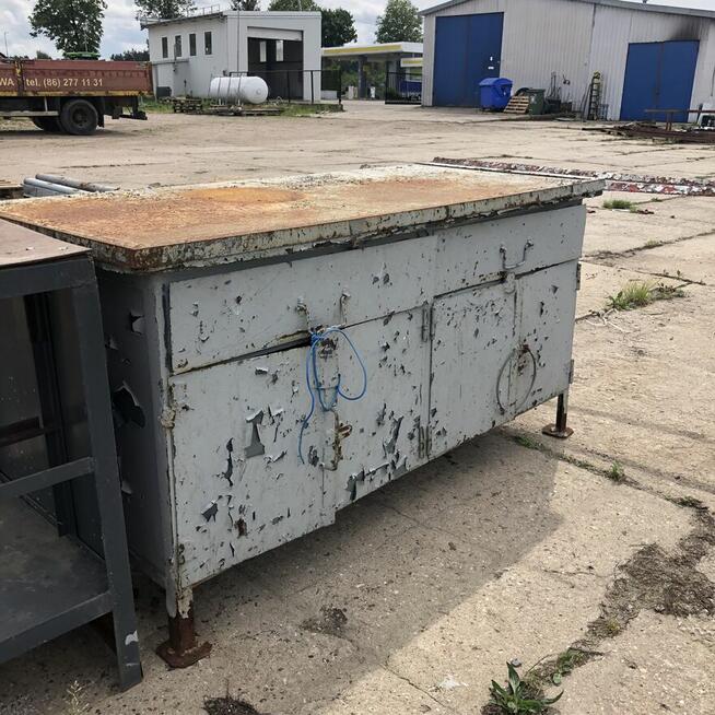 Warsztaty stalowe , metalowe , bardzo solidne.