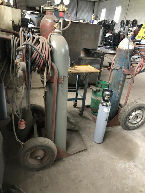 Agregaty spawalnicze z butlami oraz kołami