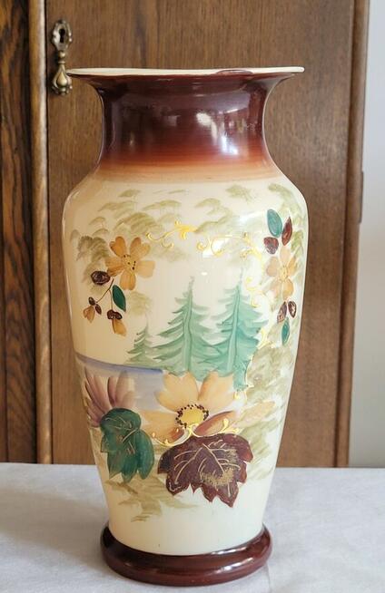 Secesyjny ręcznie malowany emalią opakowy wazon w jesiennych