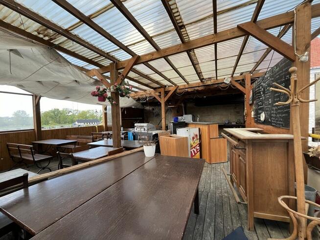 Restauracja "REJS" ul. Portowa 2 w Puławach.