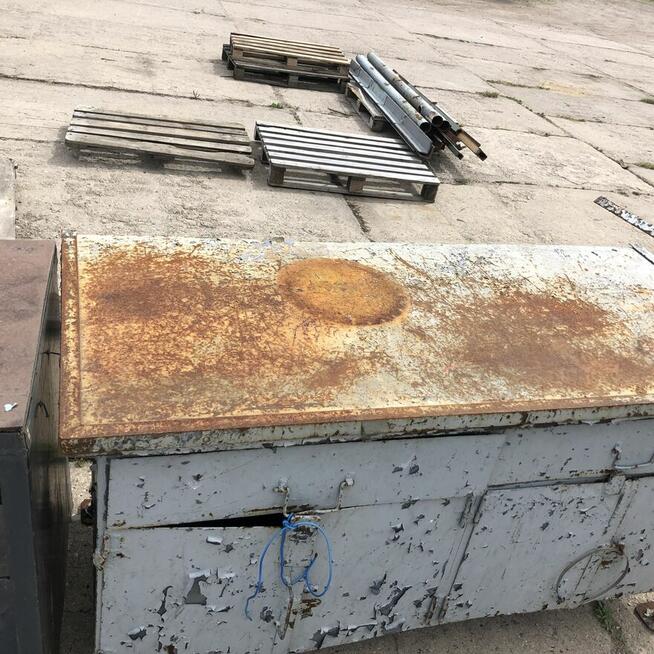 Warsztaty stalowe , metalowe , bardzo solidne.