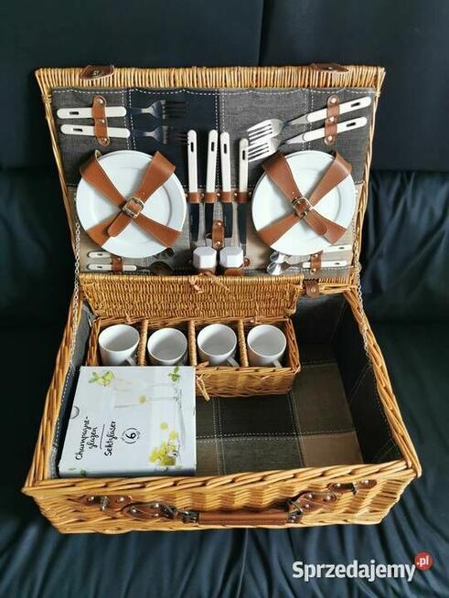 Wiklinowy kosz piknikowy Kosz z wikliny na piknik dla 4 osób