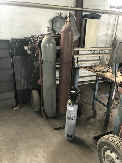 Agregaty spawalnicze z butlami oraz kołami