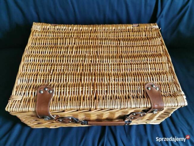 Wiklinowy kosz piknikowy Kosz z wikliny na piknik dla 4 osób