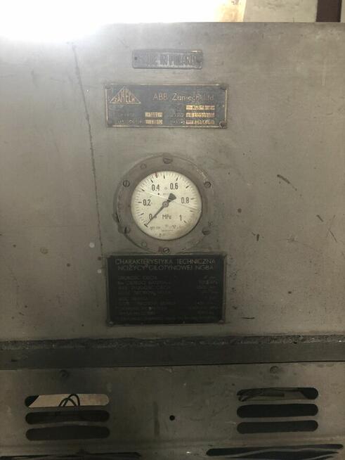 Gilotyna pneumatyczna do 8mm blach 2,5m szerokość .