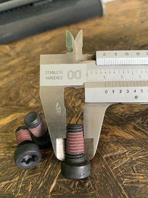 śruba M10x20 super cena