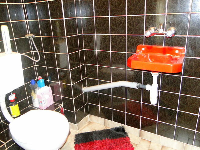 Можливість. 3 pokoje - parter- cegła- duża piwnica.