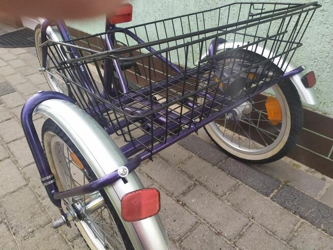 Rower trójkołowy rehabilitacyjny.