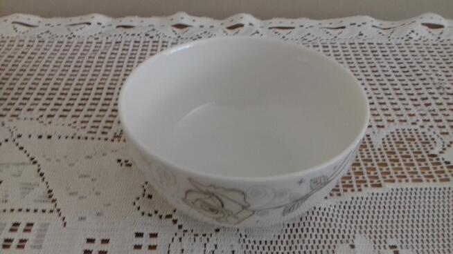 Salaterki fajansowe z różą, do sprzedania