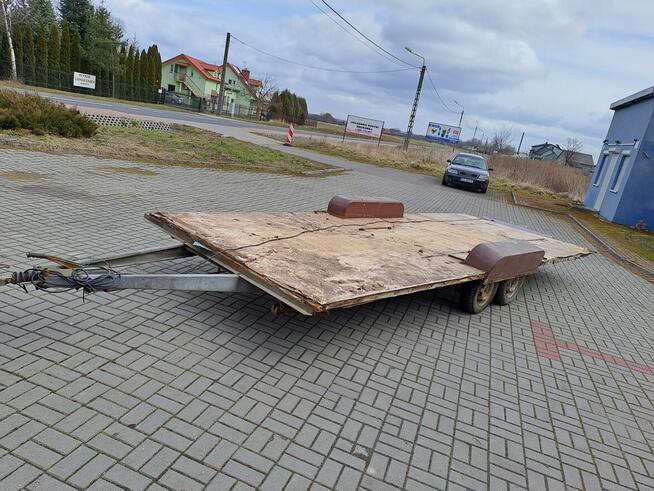 Przyczepa towarowa platforma DMC 1500 kg.