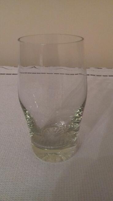 Szklaneczki literatki w oryginalnym kształcie, Vintage