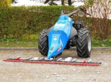 Koszenie traw ,grabienie lisci dmuchawa