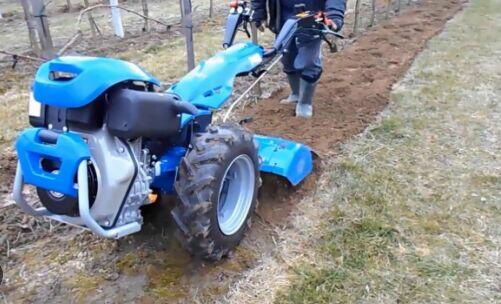 Koszenie traw ,grabienie lisci dmuchawa