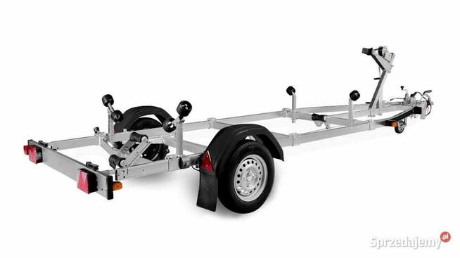 ŁÓDZ MOTOROWA KABINOWA 540 PILOTHOUSE z Przyczepą DMC1000 kg