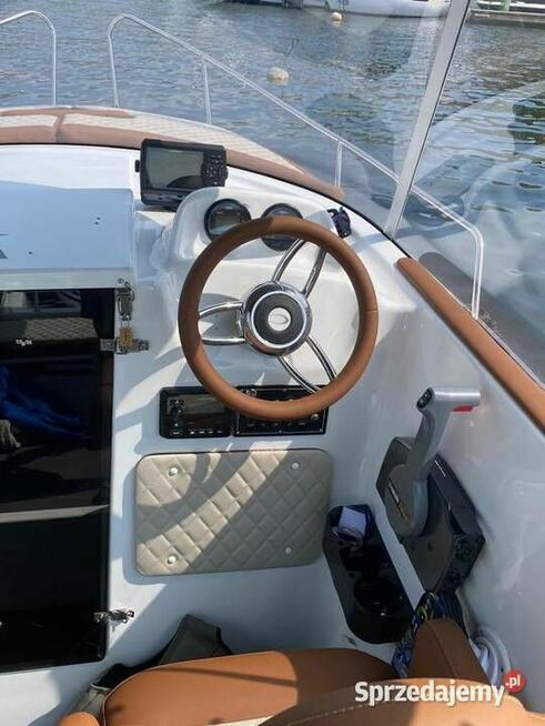 ŁÓDZ MOTOROWA KABINOWA 540 PILOTHOUSE z Przyczepą DMC1000 kg