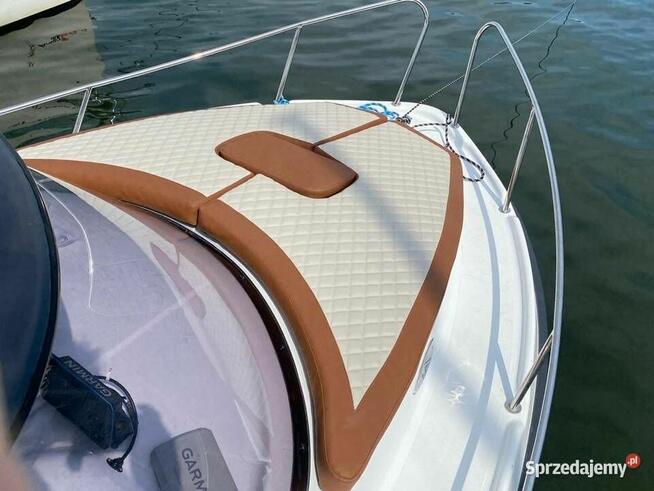 ŁÓDZ MOTOROWA KABINOWA 540 PILOTHOUSE z Przyczepą DMC1000 kg