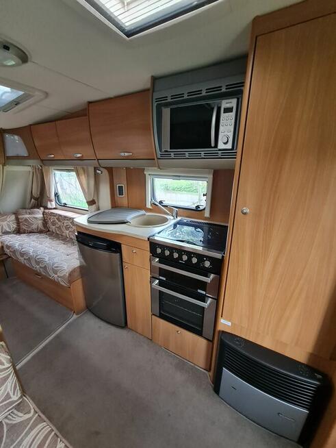 Przyczepa kempingowa Swift Charisma 570 z 6 miejsc do spania