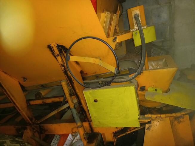 Rozsiewacz RNP1 jak nowy ,sprzedam,9000 zł