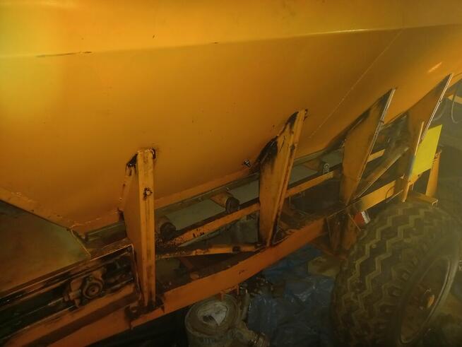 Rozsiewacz RNP1 jak nowy ,sprzedam,9000 zł