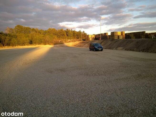 Plac z obsługą logistyczno-transportową