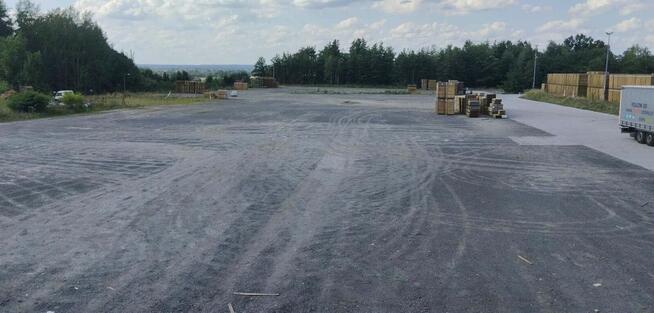 Plac z obsługą logistyczno-transportową