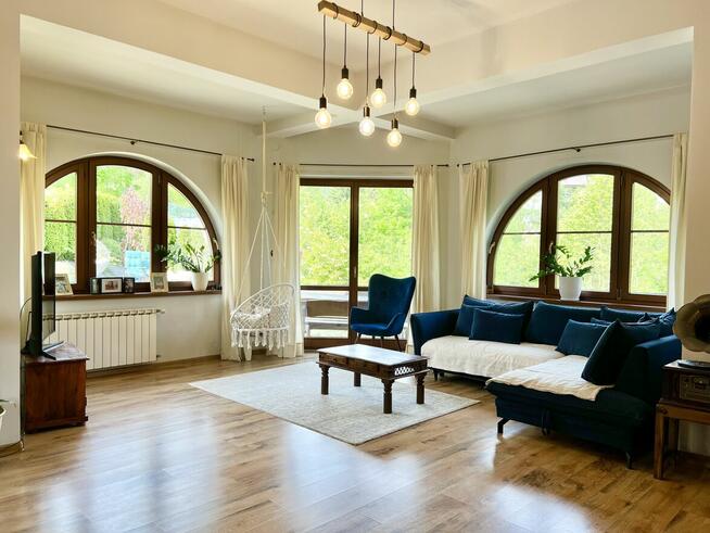 Atrakcyjny dom z basenem w górach