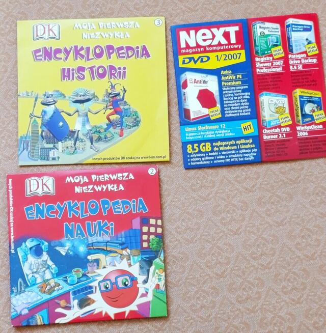 Wyprzedaż kaset i płyt z muzyką, z filmem plus inne