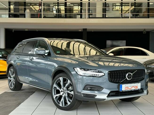 Volvo  V90 Cross Country