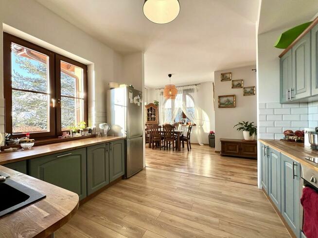 Atrakcyjny dom z basenem w górach