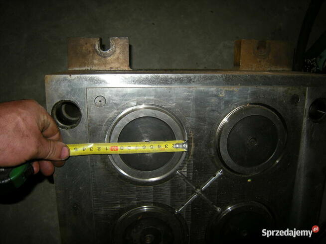 Forma wtryskowa pasuje m.in. do żywiec formoplast 395/165