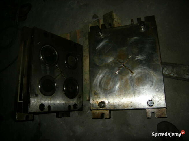 Forma wtryskowa pasuje m.in. do żywiec formoplast 395/165