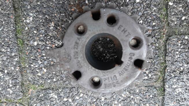 KOŁO ZĘBATE POMPY VW AUDI SKODA SEAT nr.03L130111D