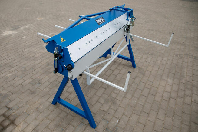 Zaginarka segmentowa Z20x1500 z nożem krążkowym.