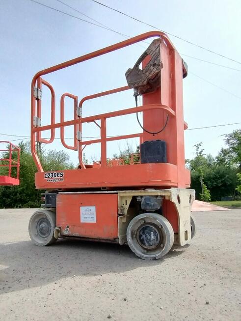 Podnośnik masztowy JLG 1230ES - 6m - WYNAJEM