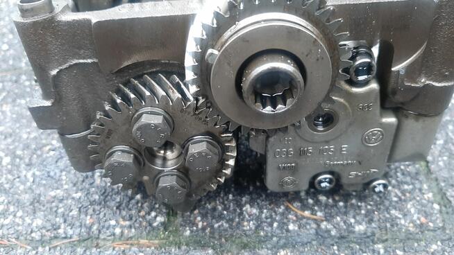 POMPA OLEJU 2.0 TDI AUDI VW CAH CAG CBA CAH CBB CBD CEG