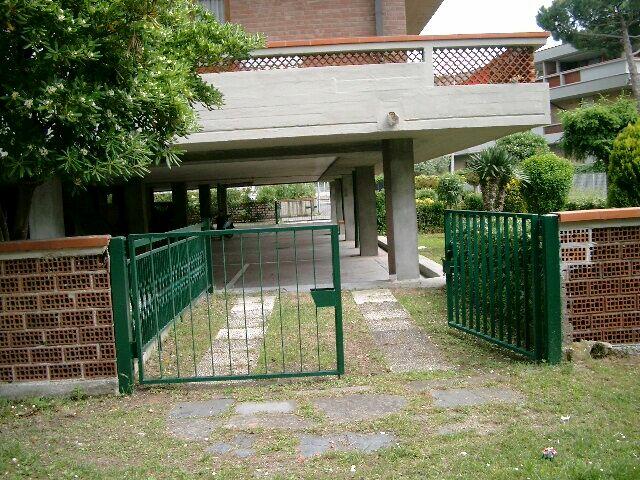 Marina di Carrara Italia 100 m 100 m od plaży