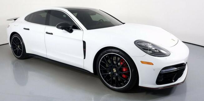 Porsche Panamera 2019 550 KM TURBO