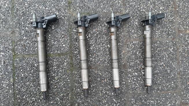 WTRYSKIWACZE 03L130277 2.0 TDI VW AUDI CAH CAG CBB CBD CEG