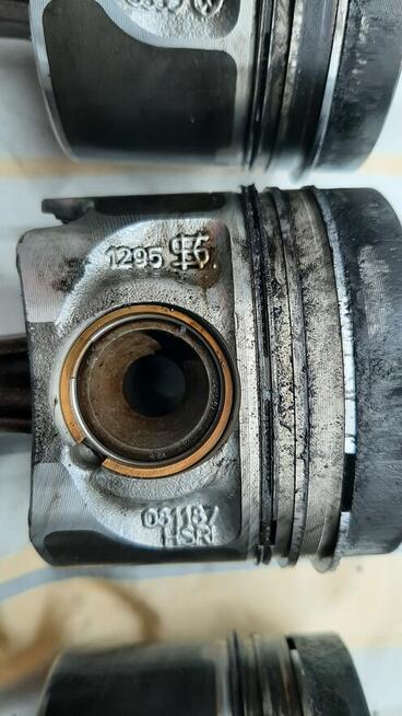 AUDI VW TŁOK KORBOWÓD 2.0TDI CAH CAG CBB CBD CEG CBA