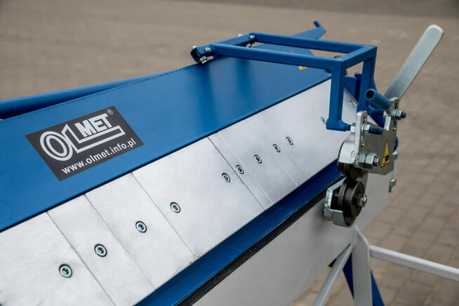 Zaginarka segmentowa Z20x1500 z nożem krążkowym.