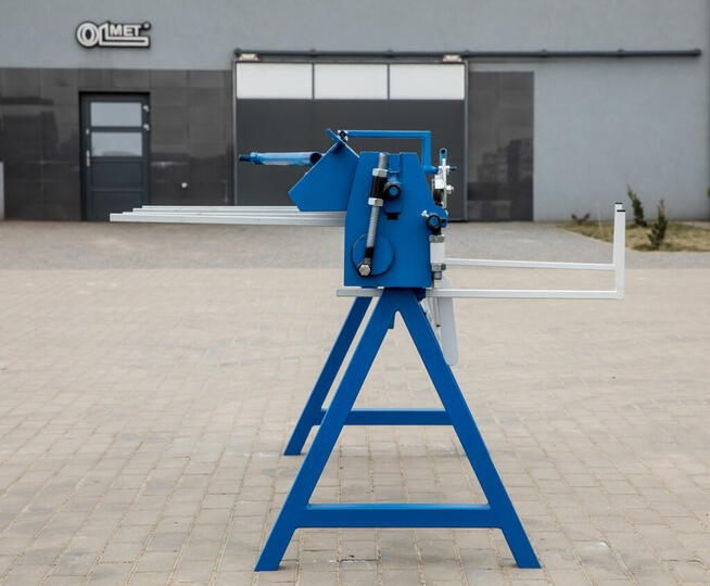 Zaginarka segmentowa Z20x1500 z nożem krążkowym.