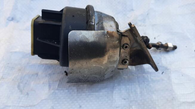 GRUSZKA ZAWÓR VW SKODA SEAT AUDI Q5 A4 A5 A6 nr. F301009R17