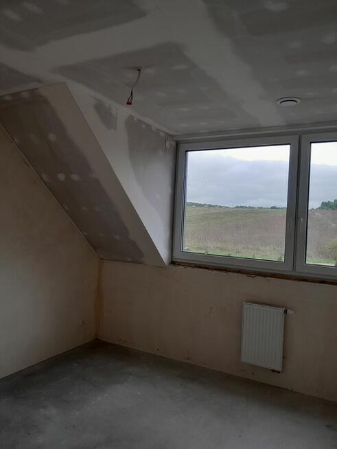 Nowe domy z ogródkami nad zalewem