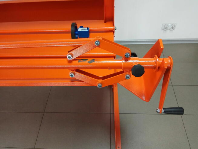 Nawijarka folii do 150 cm, siatek, tkanin z licznikiem.