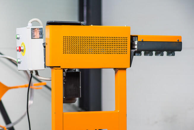 Prościarka elektryczna do drutu PR 6/8-14 rolkowa OLMET.