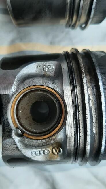 AUDI VW TŁOK KORBOWÓD 2.0TDI CAH CAG CBB CBD CEG CBA