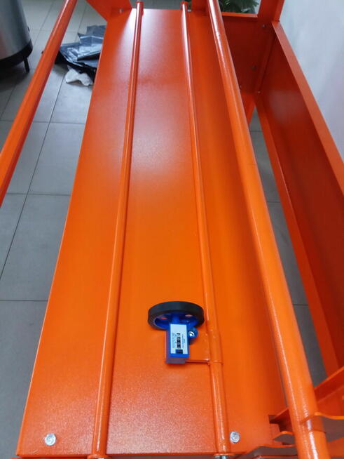 Nawijarka folii do 150 cm, siatek, tkanin z licznikiem.