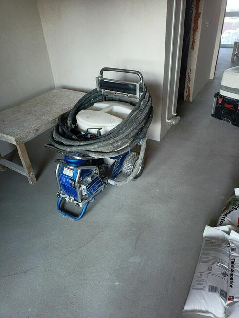 Szpachlowanie oraz malowanie agregatem Graco t max 506